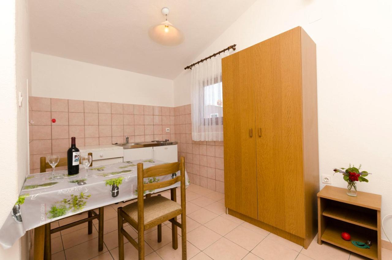 Apartments Mirko Trogir Bilik gambar